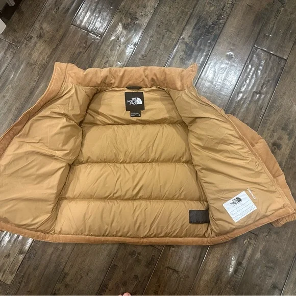 Northface Nuptse teen size large(12) - Picture 7 of 16